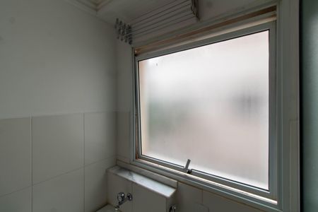 Casa de condomínio à venda com 60m², 2 quartos e 1 vagaÁrea de serviço