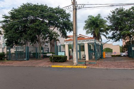 Casa de condomínio à venda com 60m², 2 quartos e 1 vagaFachada