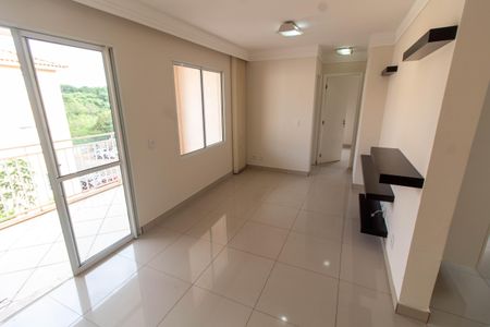 Sala de casa de condomínio à venda com 2 quartos, 60m² em Loteamento Center Santa Genebra, Campinas