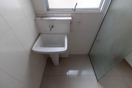 Casa de condomínio à venda com 60m², 2 quartos e 1 vagaÁrea de serviço