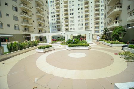 Apartamento para alugar com 74m², 2 quartos e 1 vagaÁrea comum