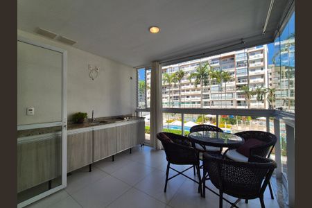 Apartamento à venda com 74m², 2 quartos e 1 vagaVaranda