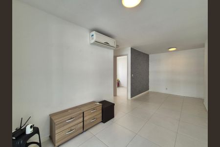 Apartamento à venda com 74m², 2 quartos e 1 vagaSala