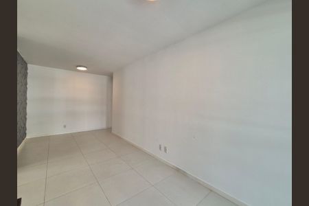 Sala de apartamento à venda com 2 quartos, 74m² em Recreio dos Bandeirantes, Rio de Janeiro