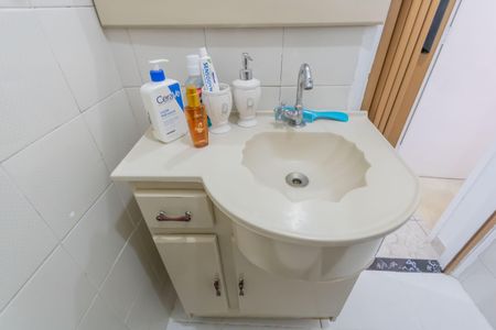 Casa à venda com 250m², 2 quartos e 2 vagas Casa à venda com 250m², 2 quartos e 2 vagasBanheiro