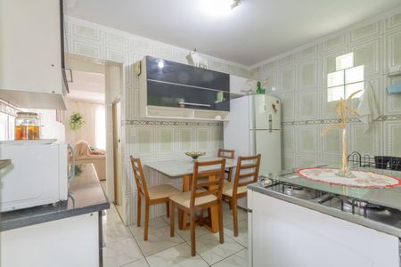 Casa à venda com 250m², 2 quartos e 2 vagas Casa à venda com 250m², 2 quartos e 2 vagasCozinha