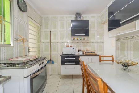 Casa à venda com 250m², 2 quartos e 2 vagas Casa à venda com 250m², 2 quartos e 2 vagasCozinha