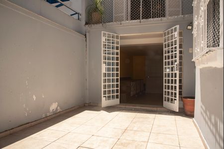Casa para alugar com 300m², 4 quartos e 4 vagasQuintal