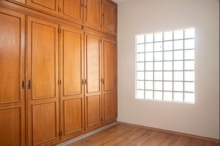 Casa para alugar com 300m², 4 quartos e 4 vagasSuíte 3