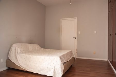 Casa para alugar com 300m², 4 quartos e 4 vagasSuíte 2