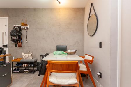 Apartamento à venda com 76m², 2 quartos e 1 vagaSala de Jantar