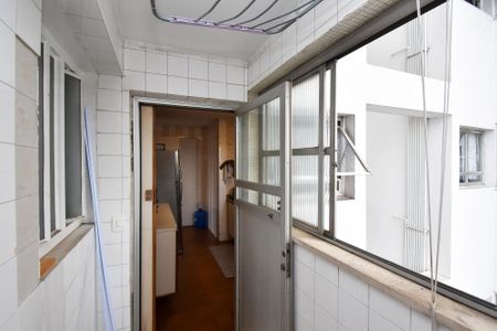 Apartamento para alugar com 68m², 3 quartos e 1 vagaÁrea de Serviço