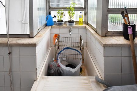 Apartamento para alugar com 68m², 3 quartos e 1 vagaÁrea de Serviço