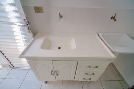 Cozinha de kitnet/studio para alugar com 1 quarto, 15m² em Vila Gomes, São Paulo