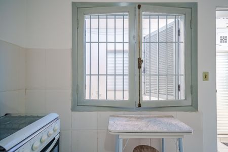 Cozinha de kitnet/studio para alugar com 1 quarto, 15m² em Vila Gomes, São Paulo