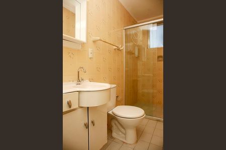 Banheiro de apartamento para alugar com 1 quarto, 50m² em Menino Deus, Porto Alegre