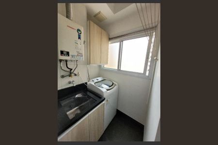 Área de serviço de apartamento para alugar com 2 quartos, 52m² em Parque Taboão, Taboão da Serra