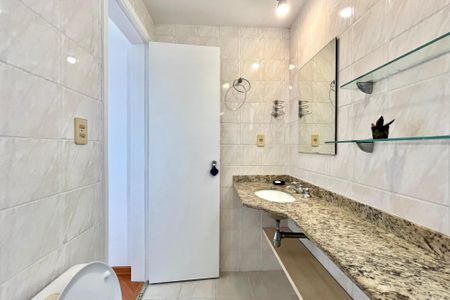 Apartamento à venda com 70m², 2 quartos e 1 vagaBanheiro da Suíte