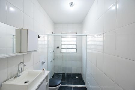 Casa para alugar com 70m², 2 quartos e 1 vaga Casa para alugar com 70m², 2 quartos e 1 vagaBanheiro Social