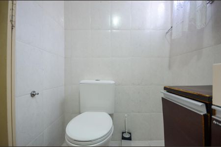 Apartamento para alugar com 58m², 2 quartos e 1 vaga Apartamento para alugar com 58m², 2 quartos e 1 vagaBanheiro social