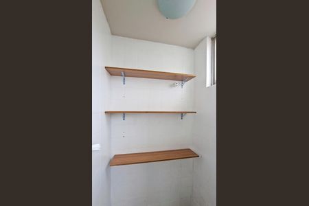 Apartamento para alugar com 100m², 3 quartos e 1 vaga Apartamento para alugar com 100m², 3 quartos e 1 vagaDespensa