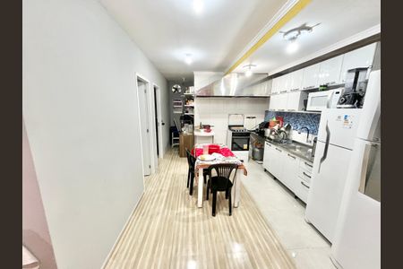 Casa à venda com 750m², 8 quartos e sem vagaCasa 2- Sala/cozinha