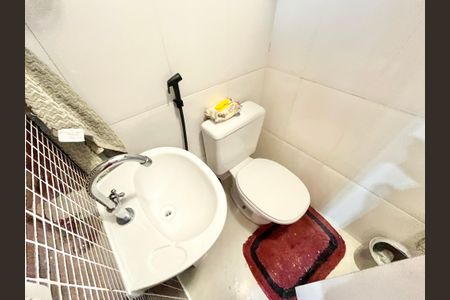 Casa à venda com 750m², 8 quartos e sem vagaCasa 2- Banheiro Social