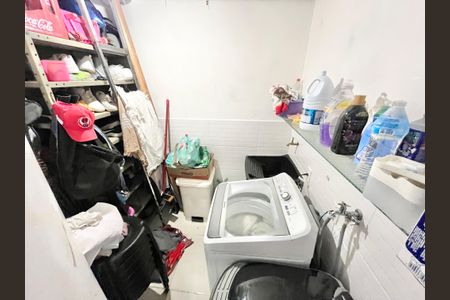 Casa à venda com 750m², 8 quartos e sem vagaCasa 2 - Área de Serviço 