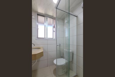 Banheiro de apartamento para alugar com 1 quarto, 45m² em Camaquã, Porto Alegre