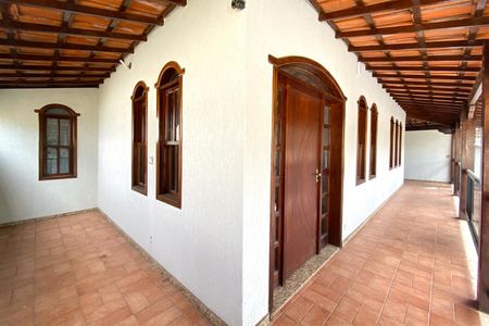 Casa à venda com 360m², 3 quartos e 7 vagasVaranda