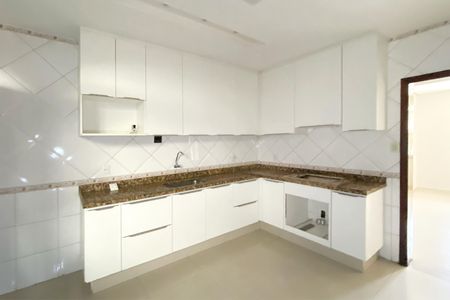 Casa à venda com 360m², 3 quartos e 7 vagasCozinha