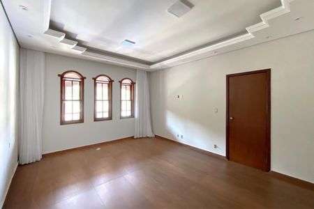 Casa à venda com 360m², 3 quartos e 7 vagasSuíte 1