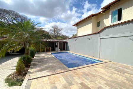 Casa à venda com 360m², 3 quartos e 7 vagasÁrea Externa