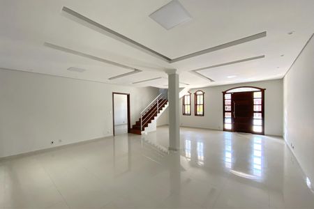 Casa à venda com 360m², 3 quartos e 7 vagasSala