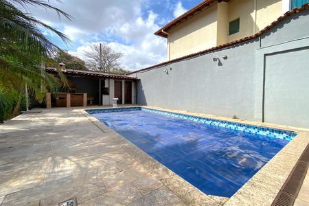 Casa à venda com 360m², 3 quartos e 7 vagasÁrea Externa