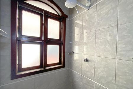 Casa à venda com 360m², 3 quartos e 7 vagasBanheiro da Suíte 2