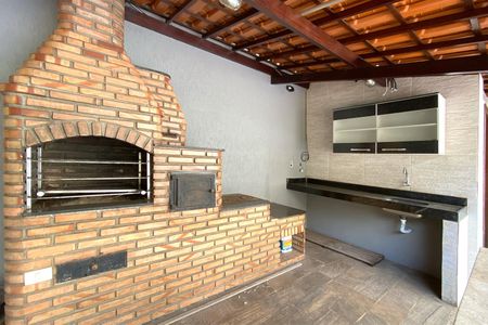 Casa à venda com 360m², 3 quartos e 7 vagasÁrea Externa