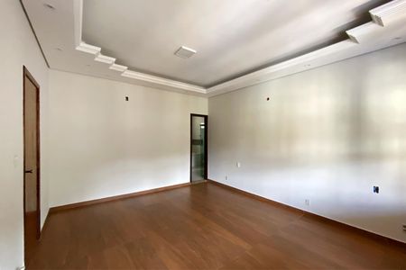 Casa à venda com 360m², 3 quartos e 7 vagasSuíte 1