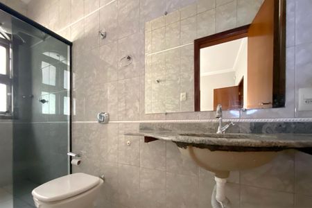 Casa à venda com 360m², 3 quartos e 7 vagasBanheiro da Suíte 3