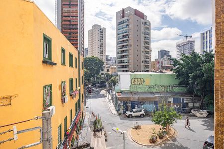 Sala - Vista de apartamento para alugar com 1 quarto, 56m² em Pinheiros, São Paulo