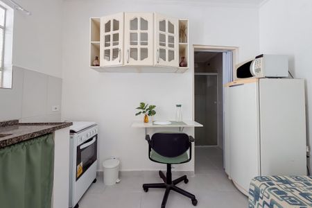 Cozinha de kitnet/studio para alugar com 1 quarto, 25m² em Vila Mariana, São Paulo