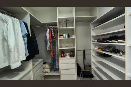 Apartamento para alugar com 190m², 3 quartos e 2 vagas Apartamento para alugar com 190m², 3 quartos e 2 vagasCloset da Suíte 1