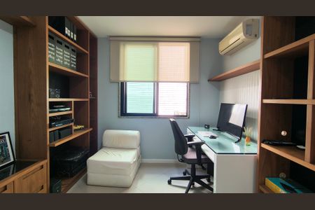 Apartamento para alugar com 190m², 3 quartos e 2 vagas Apartamento para alugar com 190m², 3 quartos e 2 vagasQuarto