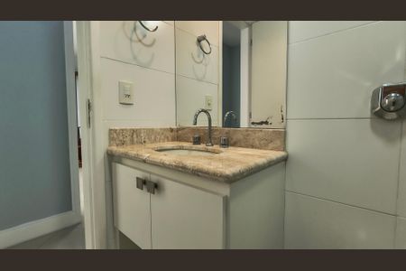 Apartamento para alugar com 190m², 3 quartos e 2 vagas Apartamento para alugar com 190m², 3 quartos e 2 vagasBanheiro Social
