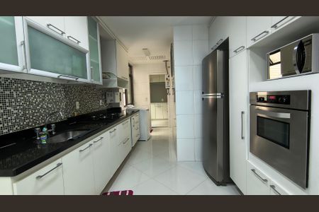 Apartamento para alugar com 190m², 3 quartos e 2 vagas Apartamento para alugar com 190m², 3 quartos e 2 vagasCozinha