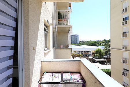 Sacada da Sala de apartamento para alugar com 2 quartos, 51m² em São Sebastião, Porto Alegre