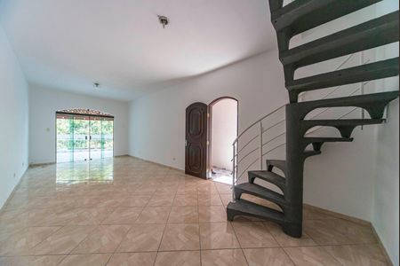 Sala de casa à venda com 4 quartos, 260m² em Parque Gerassi, Santo André