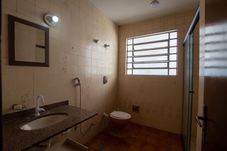 Casa à venda com 125m², 3 quartos e 3 vagasBanheiro social