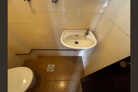 Apartamento para alugar com 260m², 3 quartos e 2 vagasBanheiro de serviço