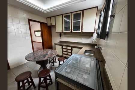 Apartamento para alugar com 260m², 3 quartos e 2 vagasCozinha